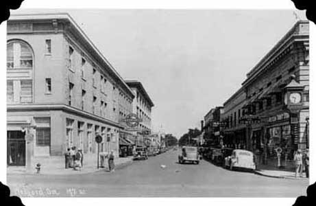 vintage photo of downtown Medford Oregon